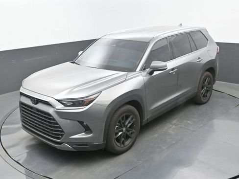 Used 2025 Toyota Grand Highlander Limited image 16