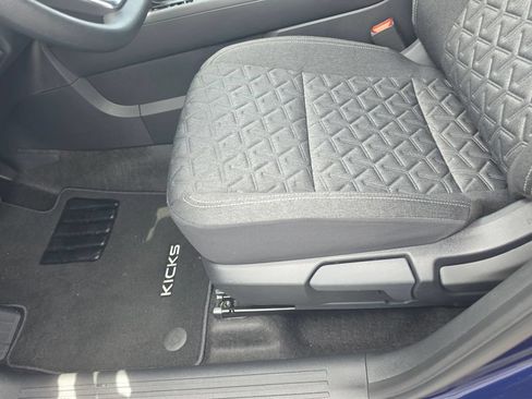 Certified 2025 Nissan Kicks SV FWD image 14