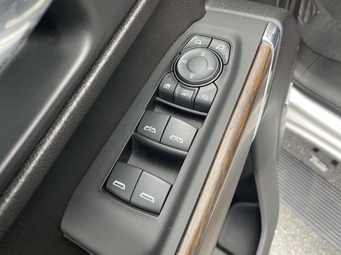 Used 2023 Chevrolet Silverado 2500 High Country w/ Z71 Off-Road Package image 17