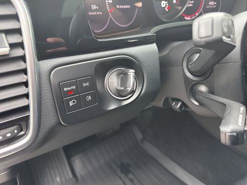 Used 2023 Porsche Cayenne Base image 19