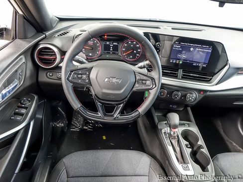 New 2026 Chevrolet Trax RS w/ Sunroof Package FWD image 11