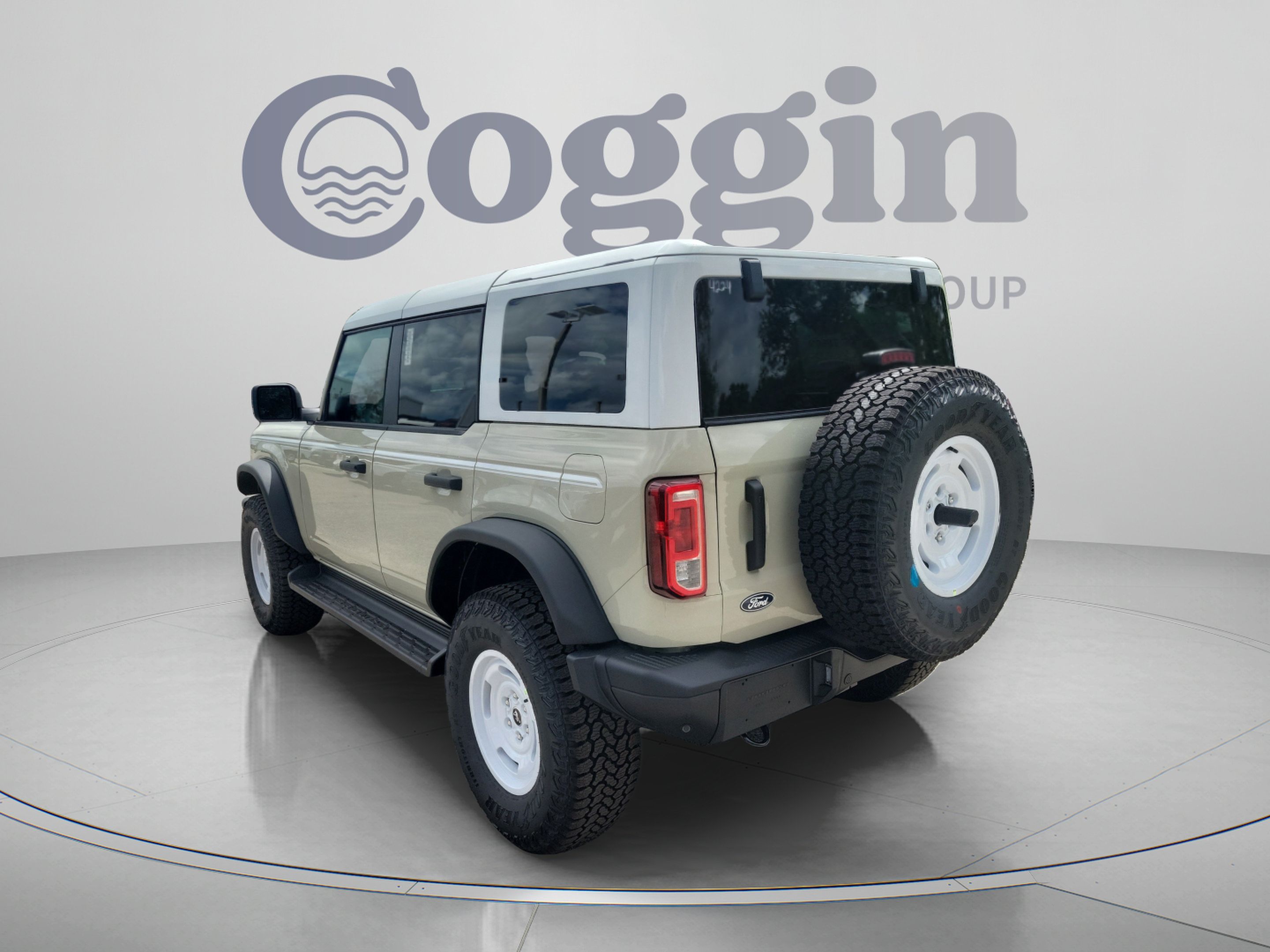 New 2026 Ford Bronco Heritage Edition AWD/4WD image 2