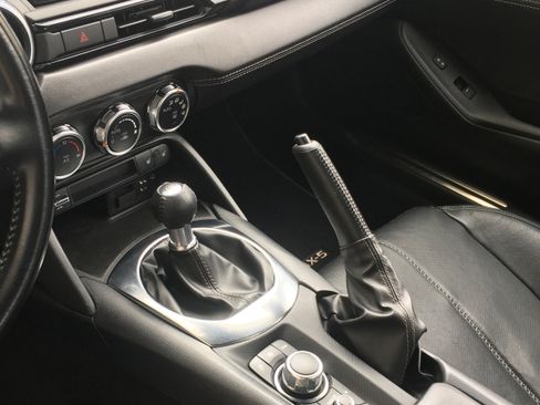 Used 2020 MAZDA MX-5 Miata RF Grand Touring RWD image 7