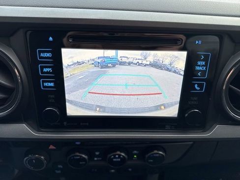 Used 2017 Toyota Tacoma TRD Off-Road image 22