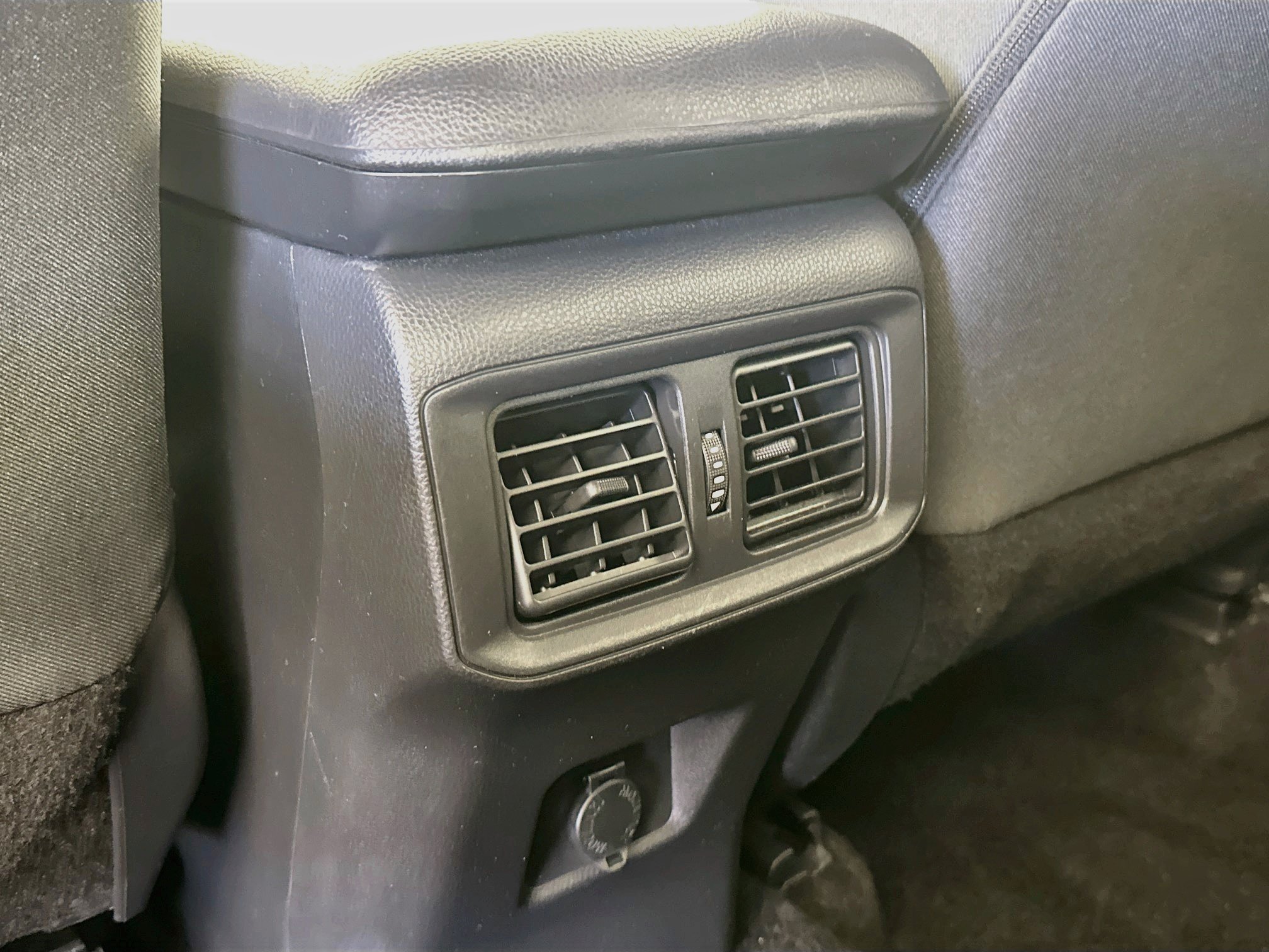 Used 2025 Toyota RAV4 LE AWD/4WD image 27