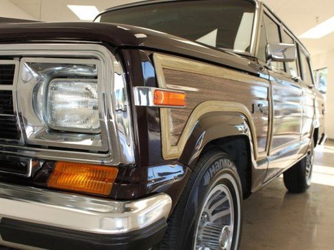 Used 1989 Jeep Grand Wagoneer image 36