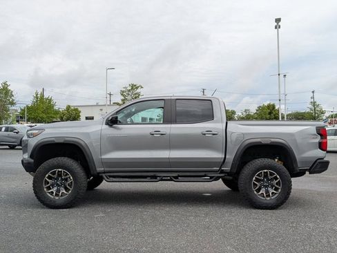 Used 2024 Chevrolet Colorado ZR2 w/ ZR2 Convenience Package III AWD/4WD image 8