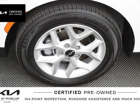 Certified 2025 Kia Soul LX w/ LX Technology Package FWD image 22
