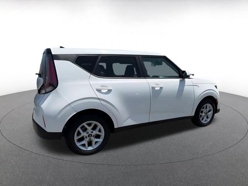 Used 2025 Kia Soul LX w/ LX Technology Package FWD image 15