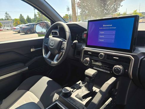 Used 2025 Toyota Tacoma TRD Sport AWD/4WD image 10