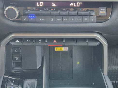 Used 2023 Toyota Tundra Limited image 20