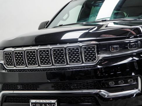 Used 2024 Jeep Grand Wagoneer L Base image 2