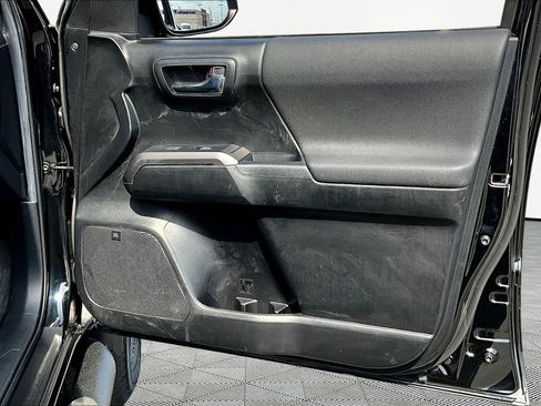 Used 2022 Toyota Tacoma TRD Sport w/ TRD Premium Sport Package image 28