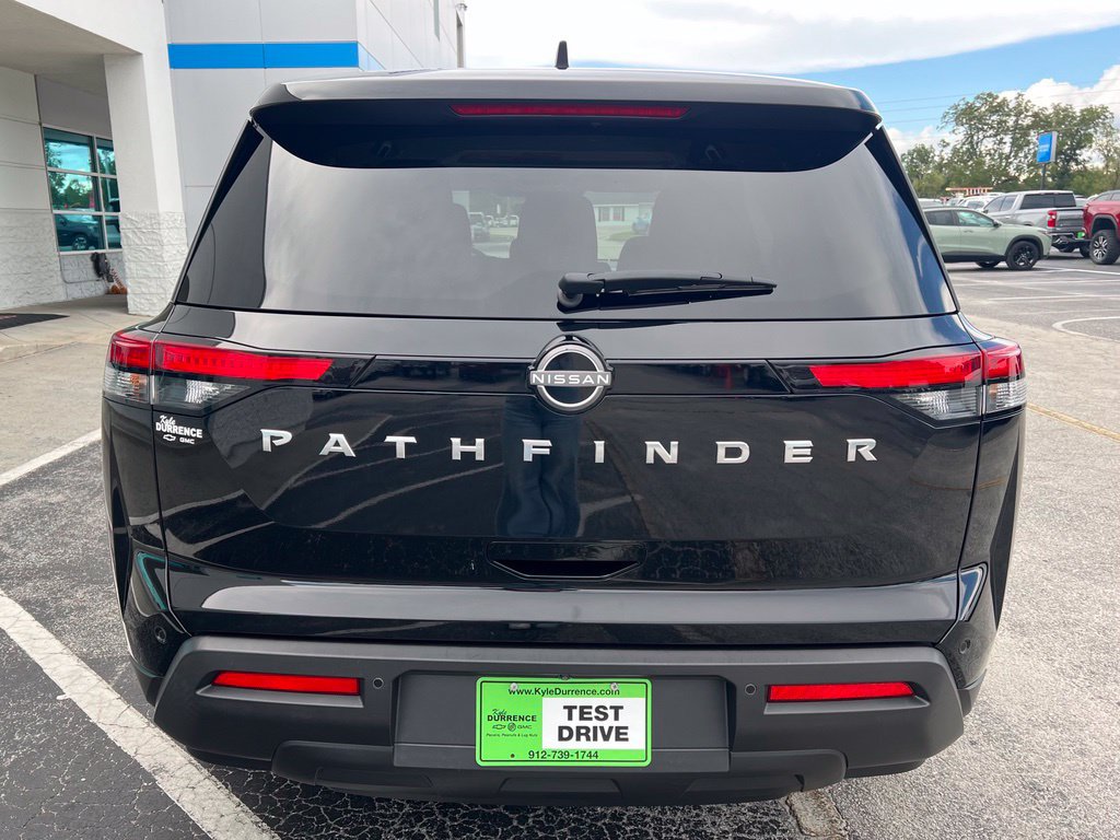 Used 2023 Nissan Pathfinder S FWD image 6