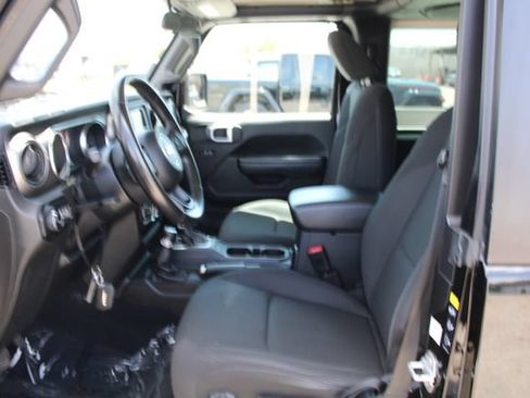 Used 2020 Jeep Wrangler Sport AWD/4WD image 27