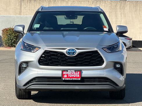 Certified 2022 Toyota Highlander XLE AWD/4WD image 10