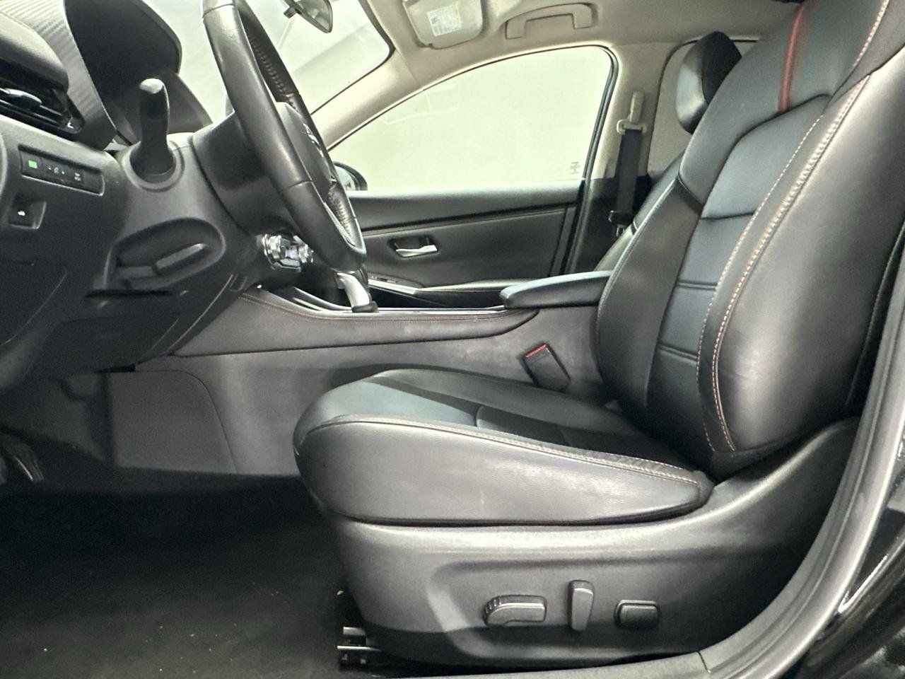 Used 2024 Nissan Sentra SR w/ SR Premium Package FWD image 19
