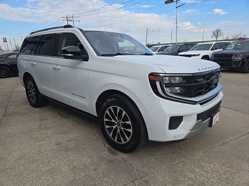 Used 2025 Ford Expedition Platinum AWD/4WD image 15