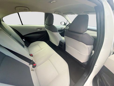 Used 2021 Toyota Corolla LE FWD image 28