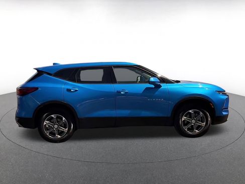 Used 2025 Chevrolet Blazer LT FWD image 16
