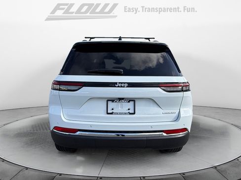 Used 2025 Jeep Grand Cherokee Laredo w/ Luxury Tech Group I image 8