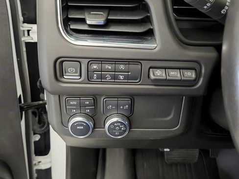 Used 2023 GMC Yukon AT4 w/ Technology Package AWD/4WD image 27
