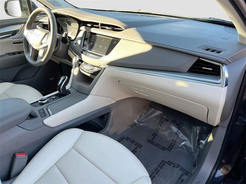 Used 2020 Cadillac XT5 Premium Luxury w/ LPO, Floor Liner Package image 31