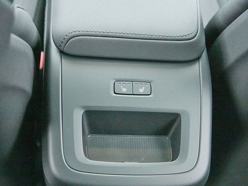 New 2026 Volvo XC60 B5 Core w/ Climate Package image 20