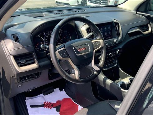 Used 2022 GMC Terrain Denali w/ Denali Premium Package AWD/4WD image 13