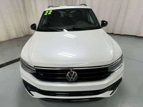Used 2022 Volkswagen Tiguan SE R-Line AWD/4WD image 3