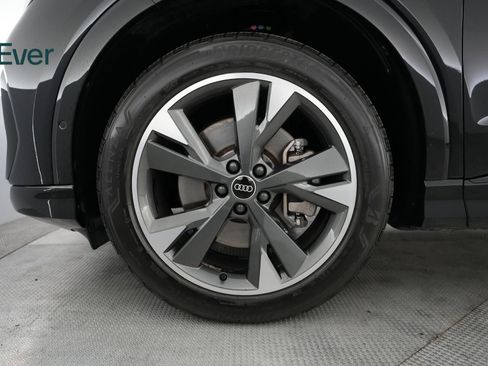 Used 2023 Audi Q4 e-tron Prestige w/ Black Optic Package image 19