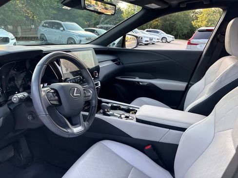 Used 2024 Lexus RX 350 w/ Technology Package AWD/4WD image 18