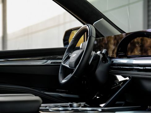 Used 2025 Cadillac Escalade V image 45