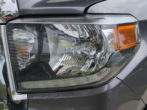 Used 2021 Toyota Tundra SR5 RWD image 6