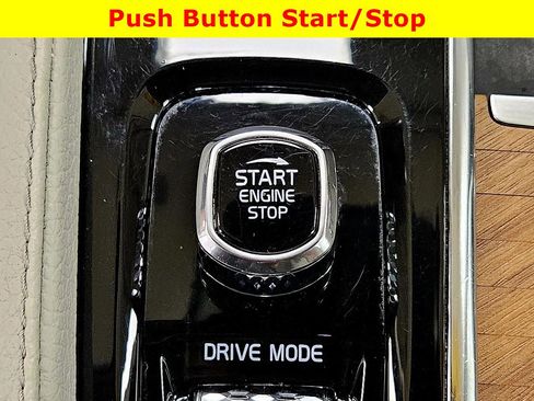 Used 2021 Volvo XC90 T6 Momentum image 28