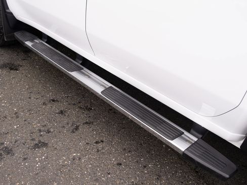 Used 2024 Chevrolet Silverado 2500 LT w/ Safety Package image 32