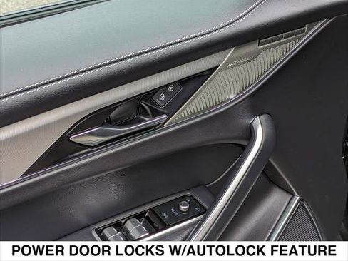 Used 2024 Jaguar F-PACE R-Dynamic S image 11