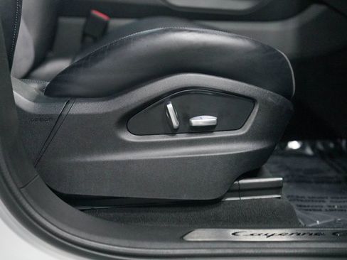 Used 2021 Porsche Cayenne GTS AWD/4WD image 39