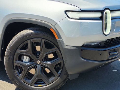 Used 2025 Rivian R1S Adventure AWD/4WD image 5
