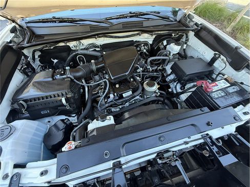 Used 2018 Toyota Tacoma SR RWD image 24