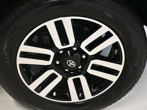 Used 2018 Toyota 4Runner Limited image 23