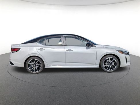 New 2025 Nissan Sentra SR w/ SR Premium Package image 4