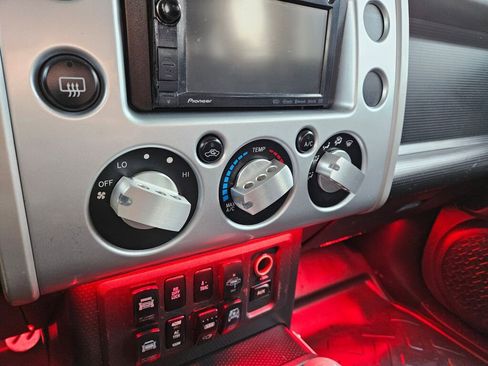 Used 2007 Toyota FJ Cruiser 4WD image 21