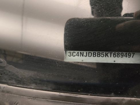 Used 2019 Jeep Compass Latitude image 33