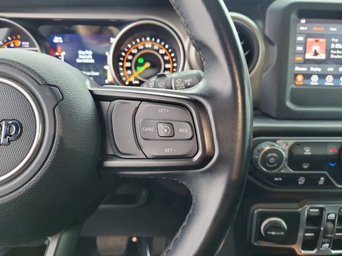 Used 2020 Jeep Wrangler Unlimited Sport AWD/4WD image 23
