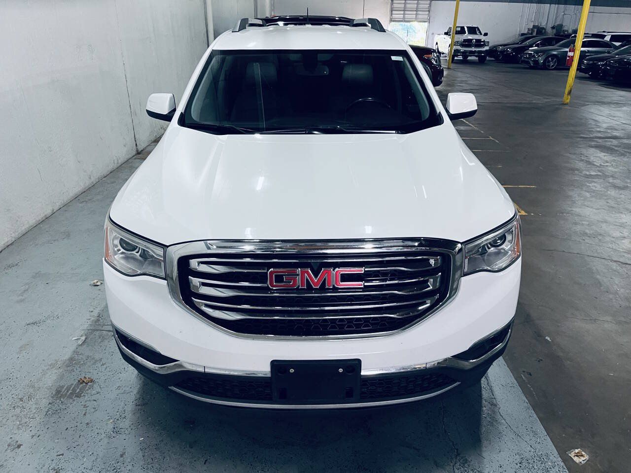 Used 2017 GMC Acadia SLT FWD image 3