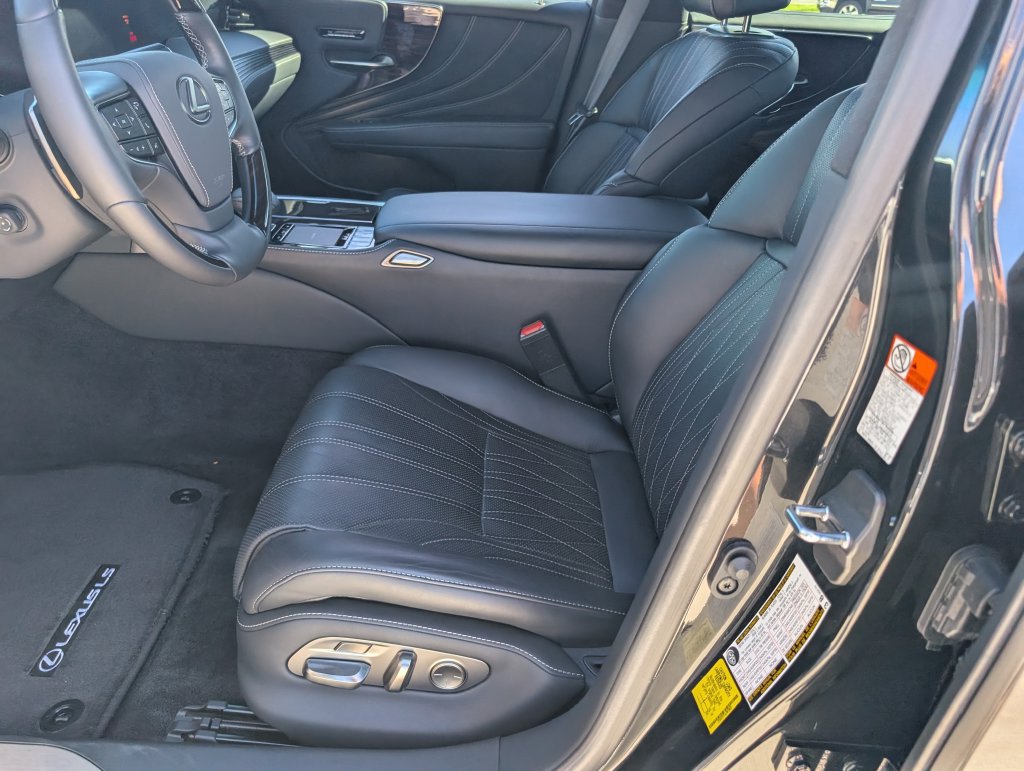 Used 2020 Lexus LS 500 w/ Interior Upgrade Package RWD image 12