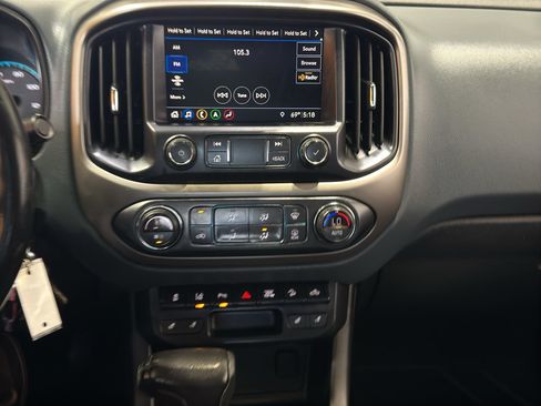 Used 2021 Chevrolet Colorado Z71 w/ Safety Package AWD/4WD image 27