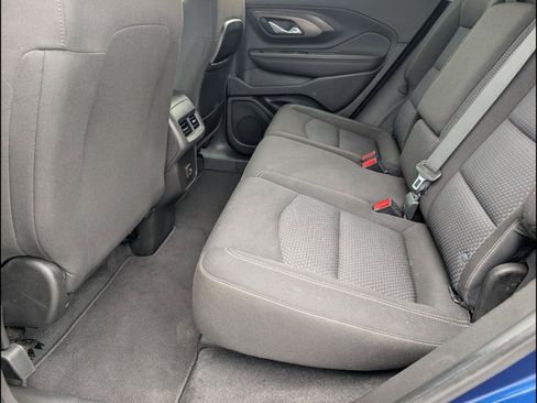 Used 2022 GMC Terrain SLE w/ Driver Convenience Package FWD image 14
