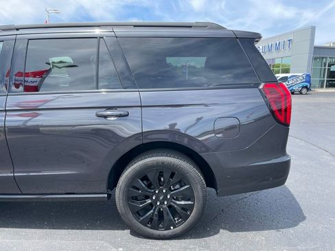 Used 2025 Ford Expedition Platinum w/ Stealth Appearance Package AWD/4WD image 48